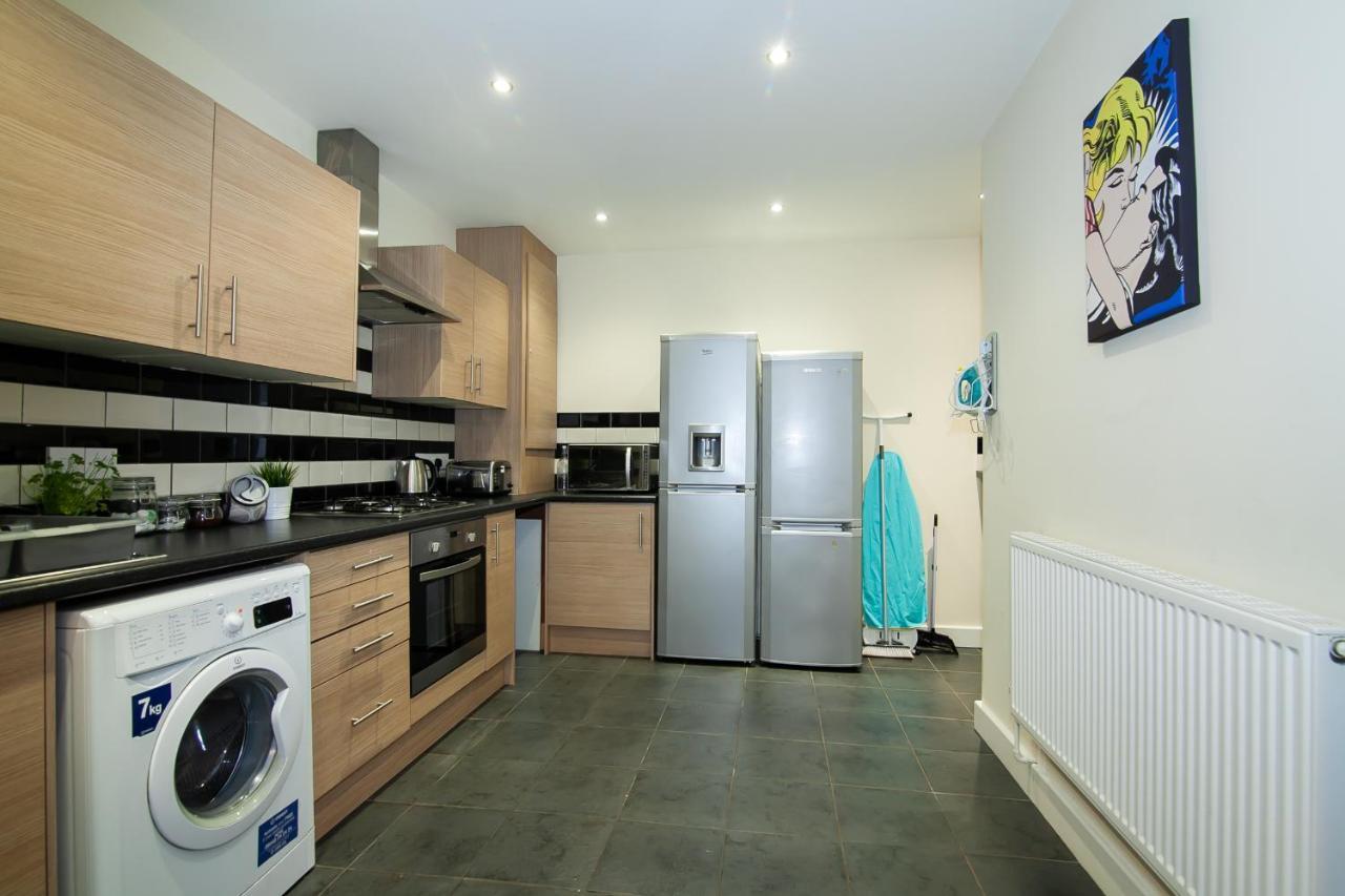 Casa Fresa Franks Serviced Accommodation Liverpool Buitenkant foto