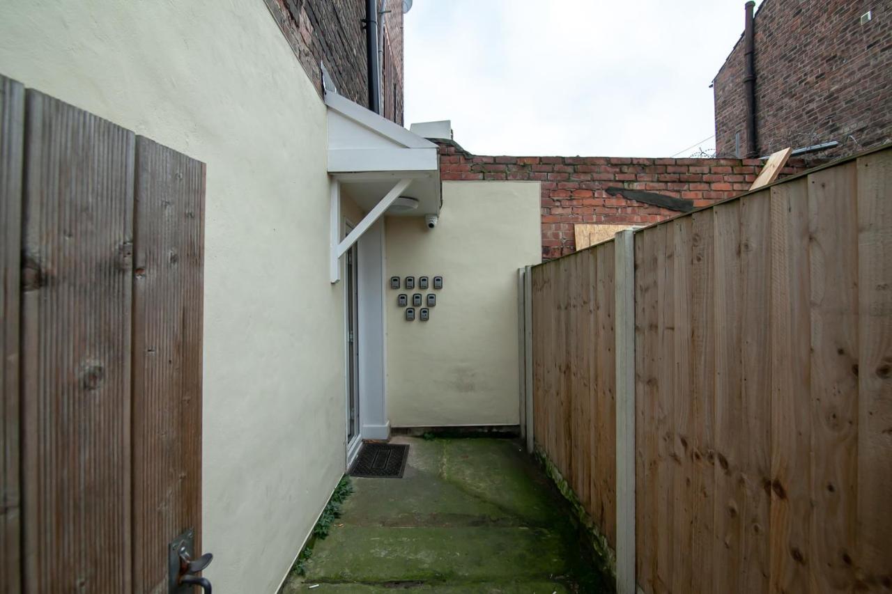 Casa Fresa Franks Serviced Accommodation Liverpool Buitenkant foto