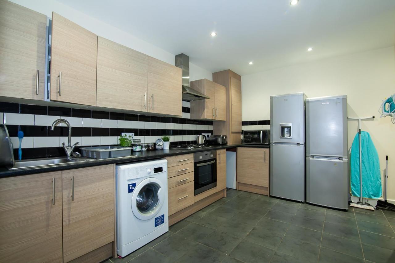 Casa Fresa Franks Serviced Accommodation Liverpool Buitenkant foto